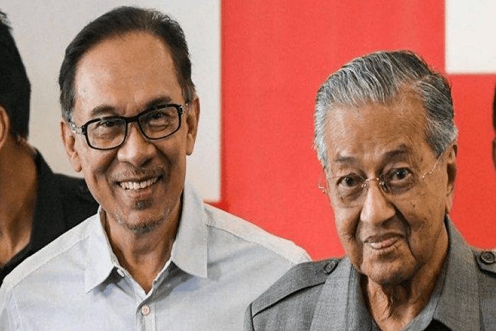 New confrontation in Malaysia between Mahathir and Anwar amid political turmoil.
