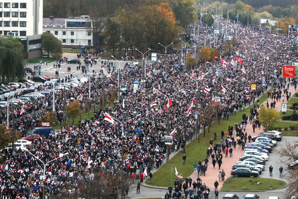  Belarus protests: hundreds detained, yet thousands marched through Minsk opposing Lukashenko’s regime