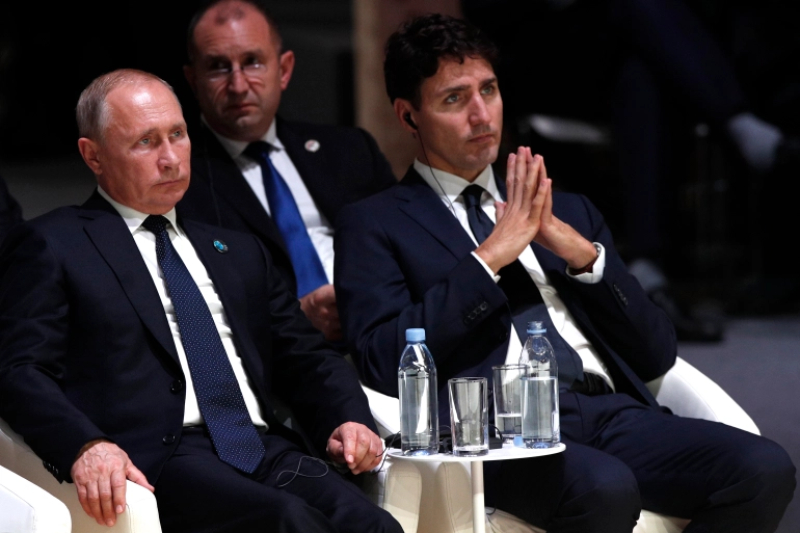  Russia responds to Canadian sanctions by banning nine Canadian officials