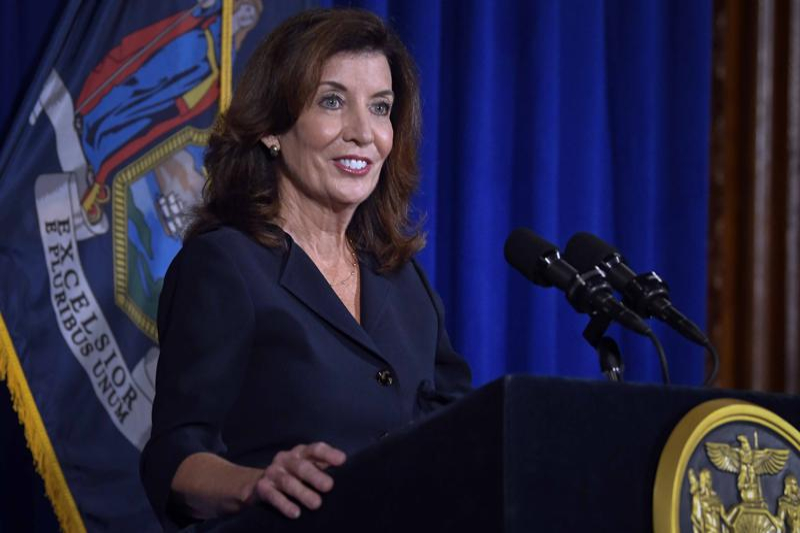  Kathy Hochul Takes Charge in Crisis Mode as New York’s new governor