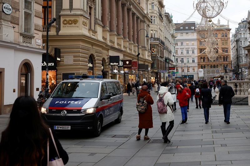  Austria Total Lockdown Decision Protested By Opposition Party Today