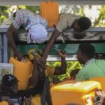 life in haiti returns to normalcy as fuel supplies open (2)