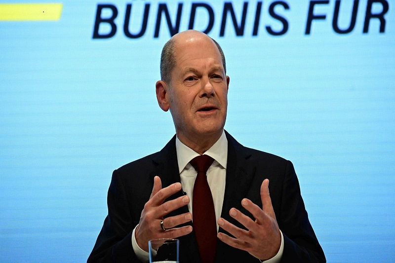  Merkel Era Starts to End in Germany as Olaf Scholz Seals the Three-Way Deal