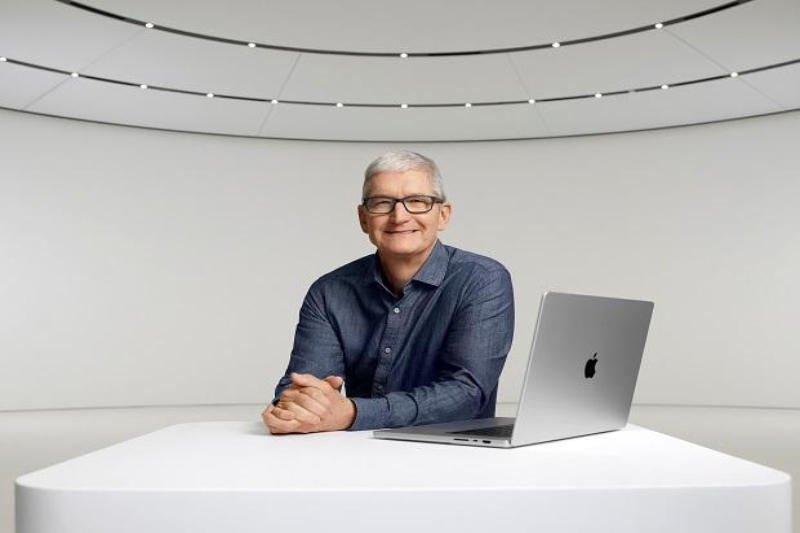  Apple CEO Tim Cook Signed $275-Billion Deal to Placate China