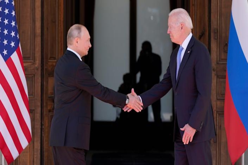  Biden and Putin engage in fervent talks exchanging warnings over rising Ukraine conflict