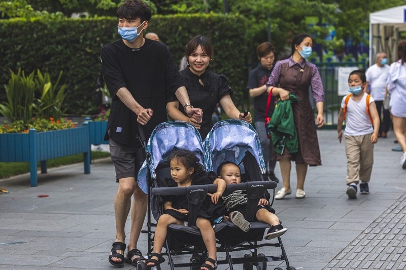  China’s birth rate drops to a record low in 2021; a political problem for China