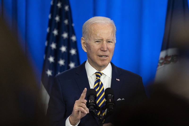  Joe Biden signs executive order to try to free up frozen Afghan assets for aid