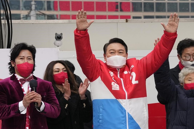  South Korea’s presidential candidates begin campaigning