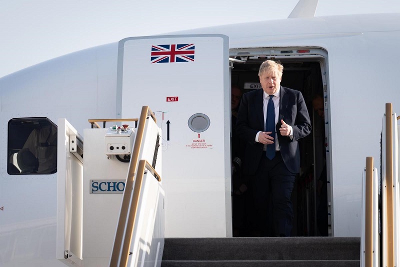 british pm arrives in gulf to talk about fuel crisis with uae saudi arabia