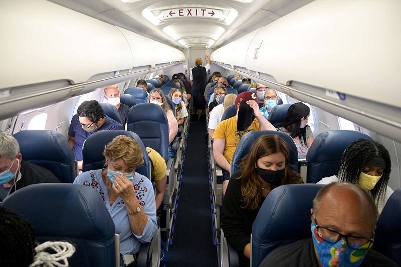  Major US Airlines Dropped Mask Mandates on Flights, UK Follows Same