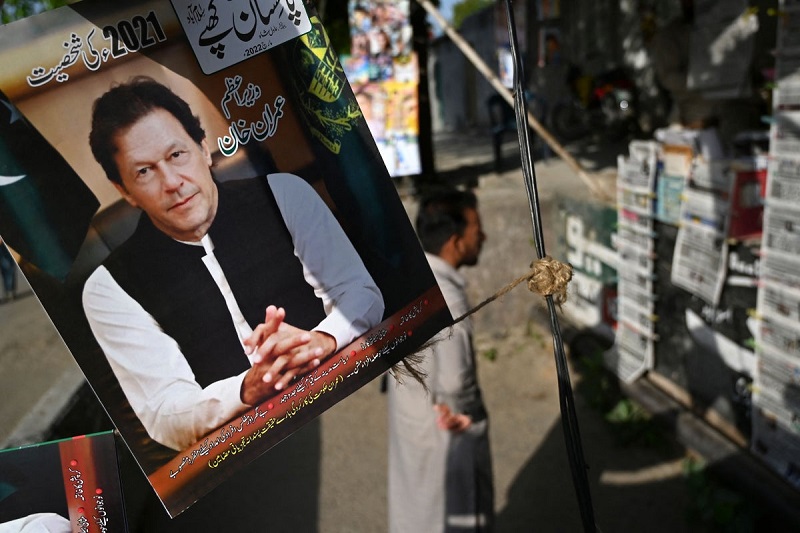  Pakistan court almost confirms puster of PM Imran Khan