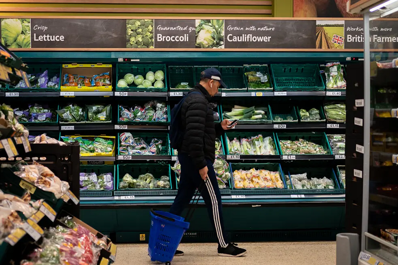  The cost of living crisis deepens in the UK as inflation hits 7%, the fastest pace in 30 years