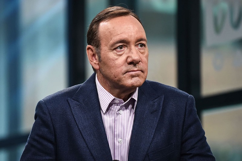  Kevin Spacey to be charged with sexual assault