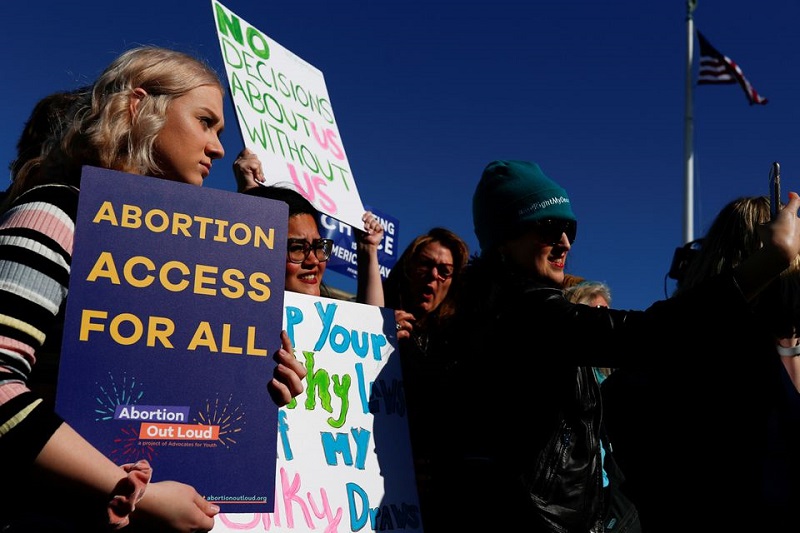 us court set to invalidate law that legalizes abortion