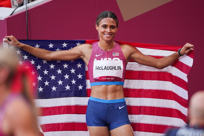  McLaughlin breaks the world record for the 400m hurdles