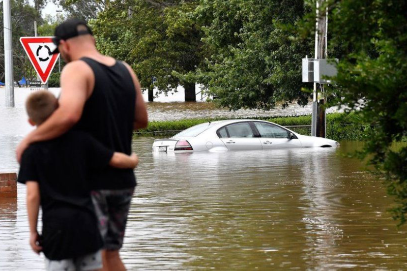 Australia's largest city, Sydney, floods affect 50,000 people