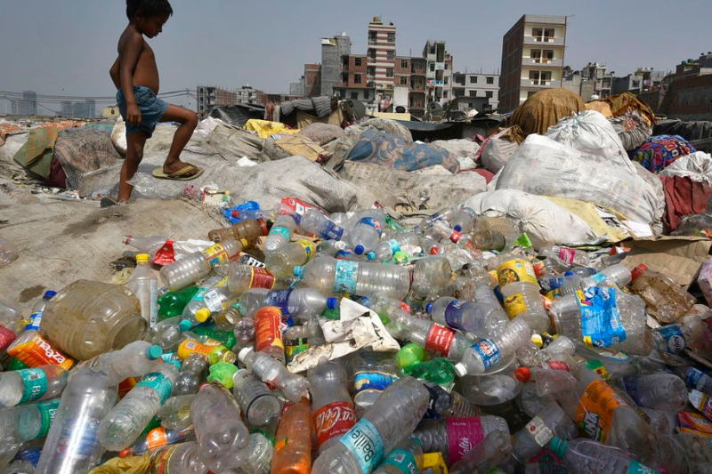  India banned single-use plastic in order to reduce pollution