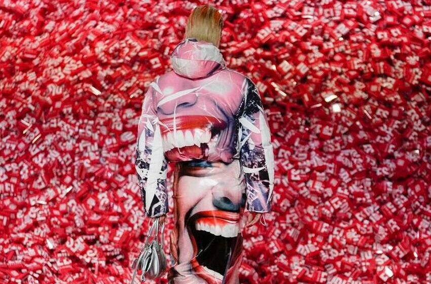  Diesel’s Milan Fashion Week show opens against a backdrop of 200,000 condoms