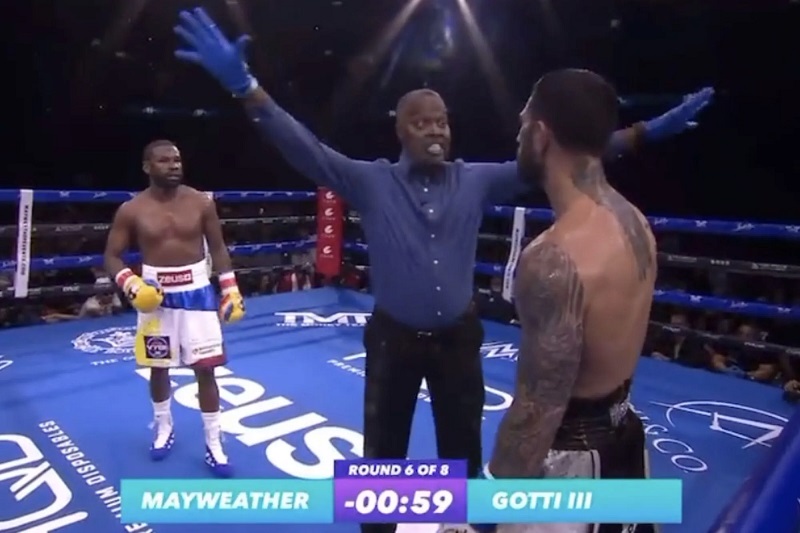 Fight stops & Floyd Mayweather Jr. vs. John Gotti III Match Turns Into Chaos