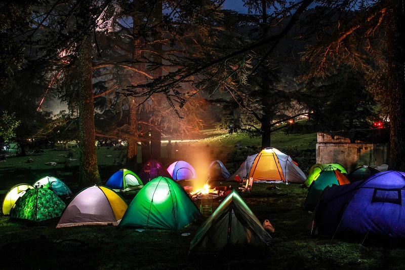  Proven tips on how to survive camping, irrespective of the weather