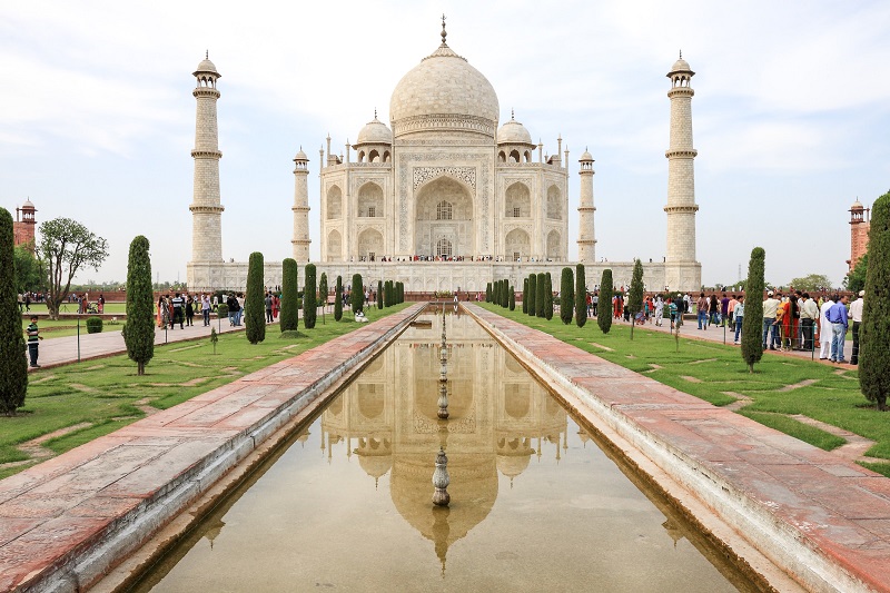  Swollen Yamuna River touches Taj Mahal’s walls for first time in 45 years