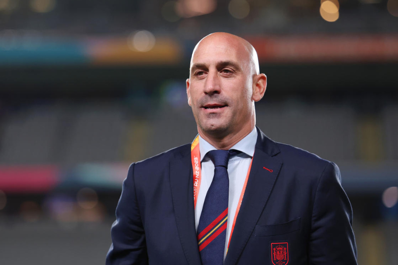  ‘I Made a Mistake’: Spanish FA President Luis Rubiales Apologizes for ‘Kiss’