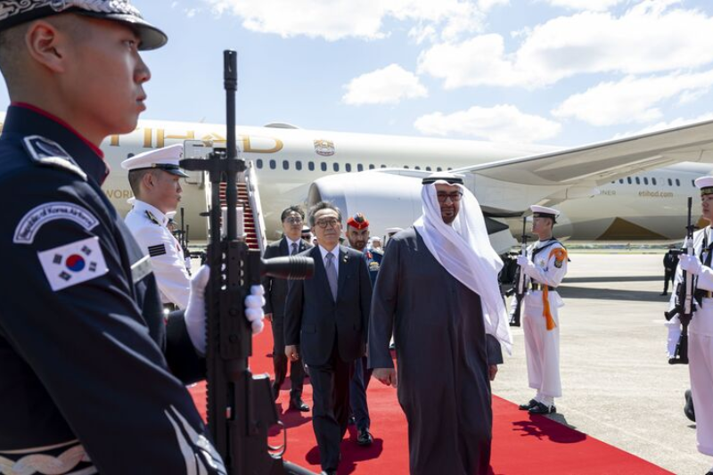 president of uae hh shiekh sheikh mohamed bin zayed started his state visit to asia’s fourth biggest economy south korea today.