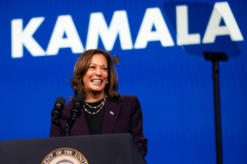 kamala harris shatters records with 1 billion fundraising quarter