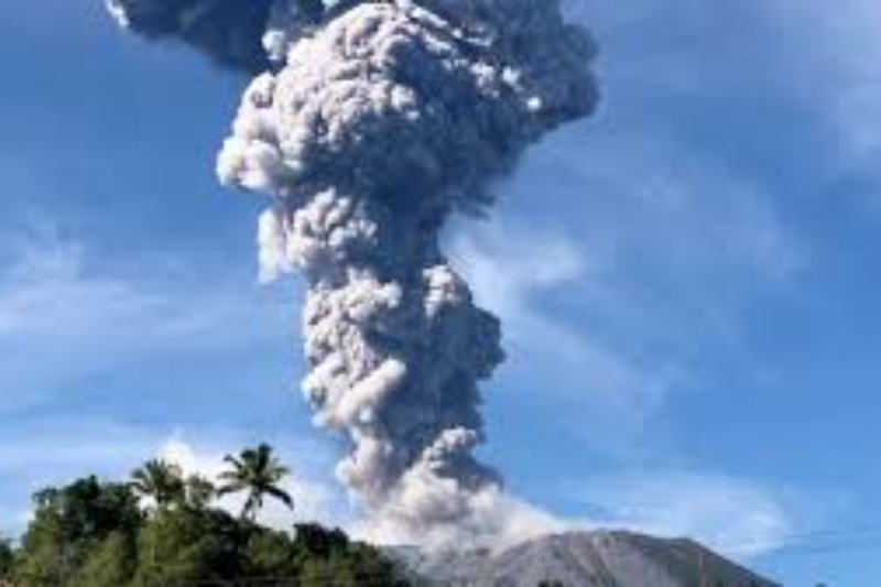  Mount Ibu Eruption: Lava Flows, Ash Clouds Rise as Indonesia Faces Growing Threat