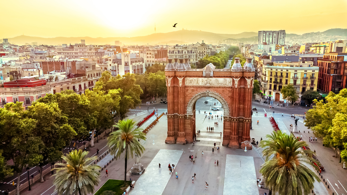 aerial view of the arc of the triumph in barcelona, spain
