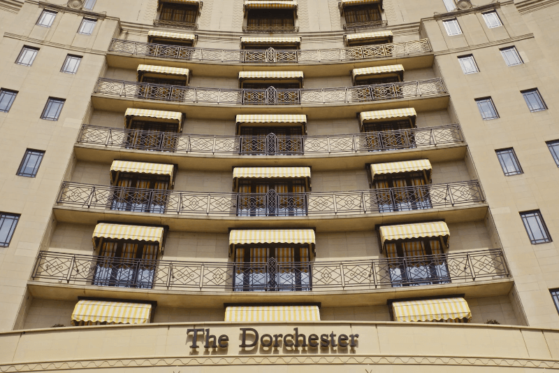 luxury resorts with airport transfers in london