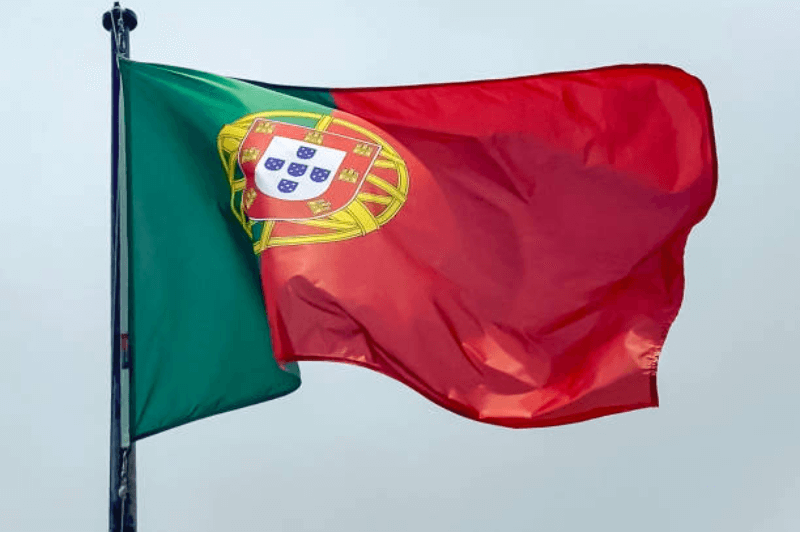 americans moving to portugal 2025 trends