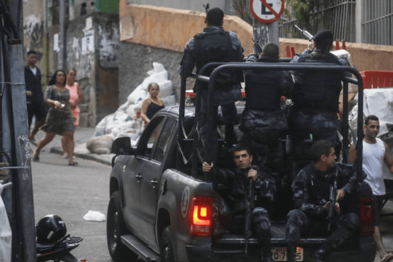 200 tourists trapped rio gun battle security collapse brazil tourism