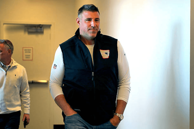 mike vrabel steps away counseling misses patriots day 3 nfl draft activities