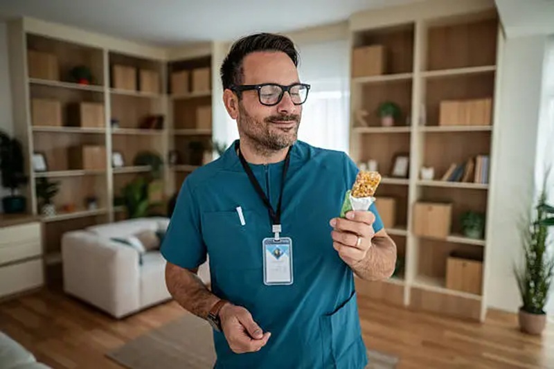  What Happens to Your Body When You Eat Protein Bars Every Day? Benefits, Risks, and Expert Advice