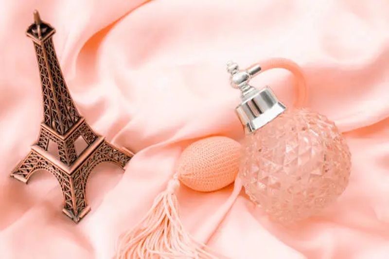 shop for perfume in paris