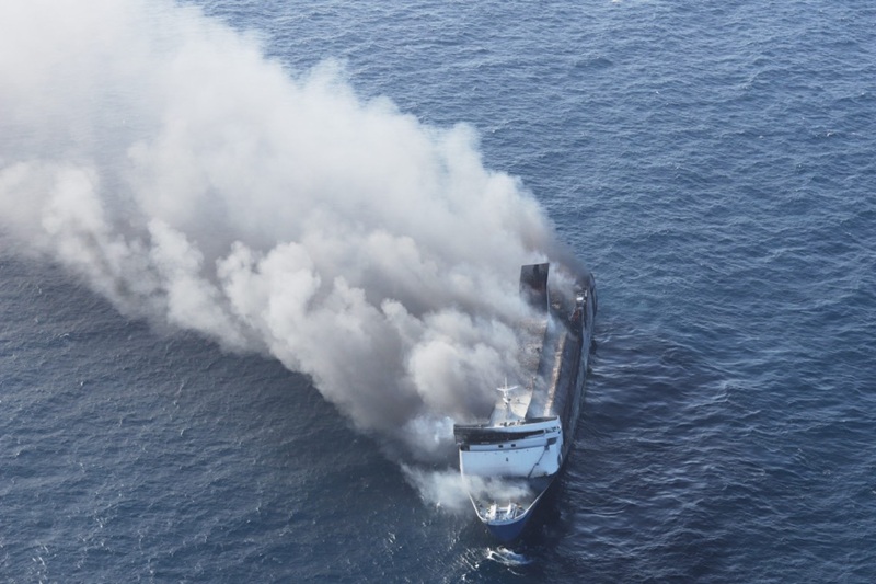 indonesia ferry fire