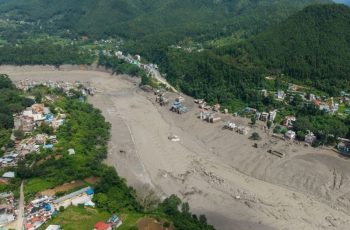 nepal tibet glacial collapse flood