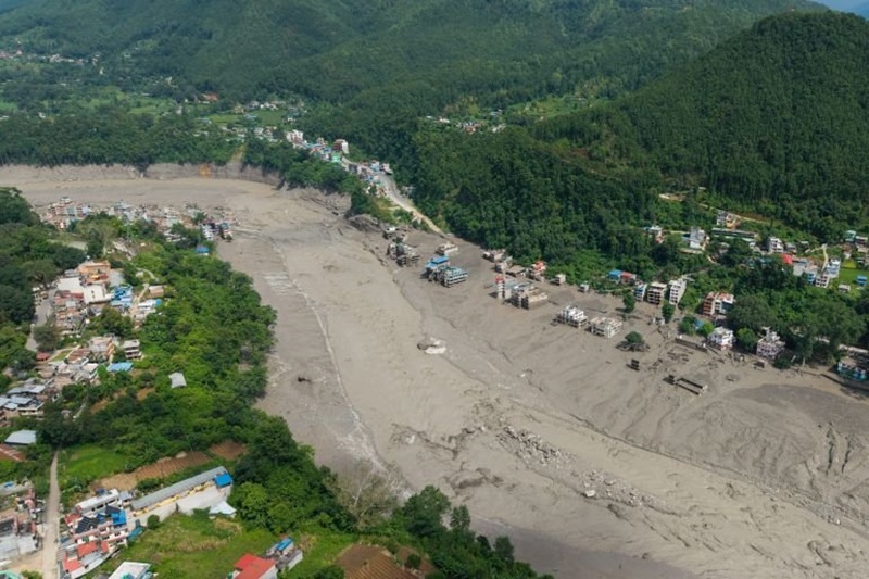 nepal tibet glacial collapse flood
