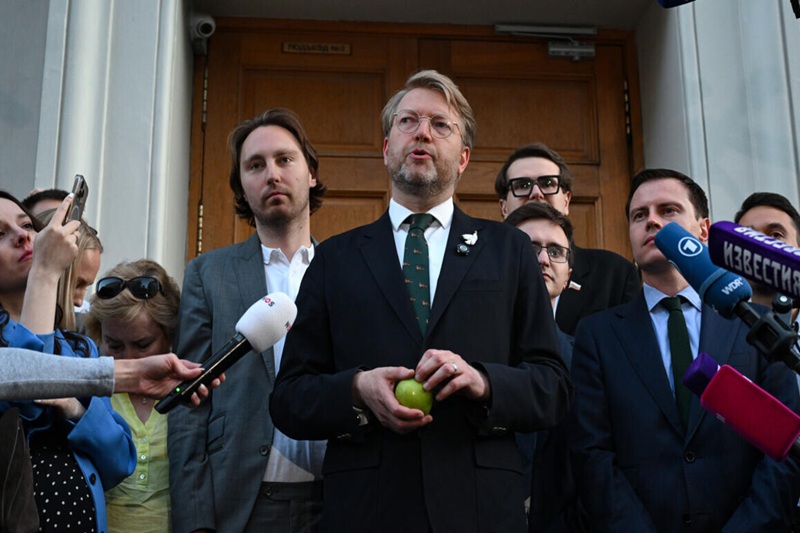 russia bars anti war yabloko party from 2026 parliamentary elections