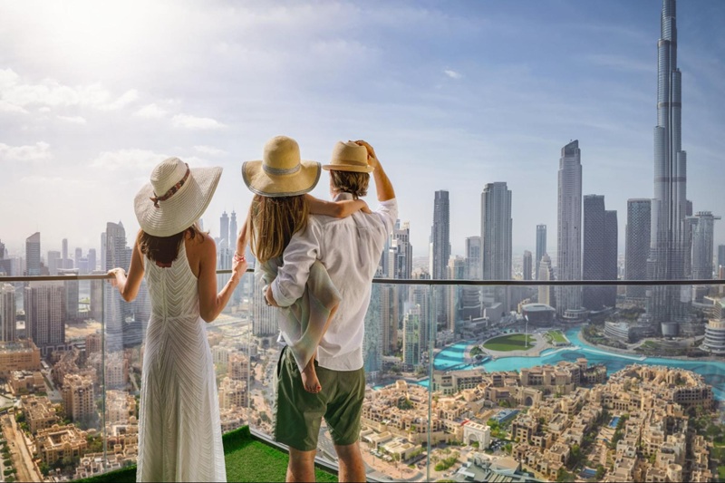 dubai luxury hotels fight for travellers