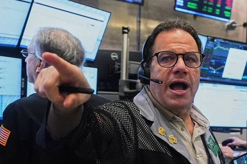 nasdaq drop puts america's ai boom under scrutiny as tech stocks slide