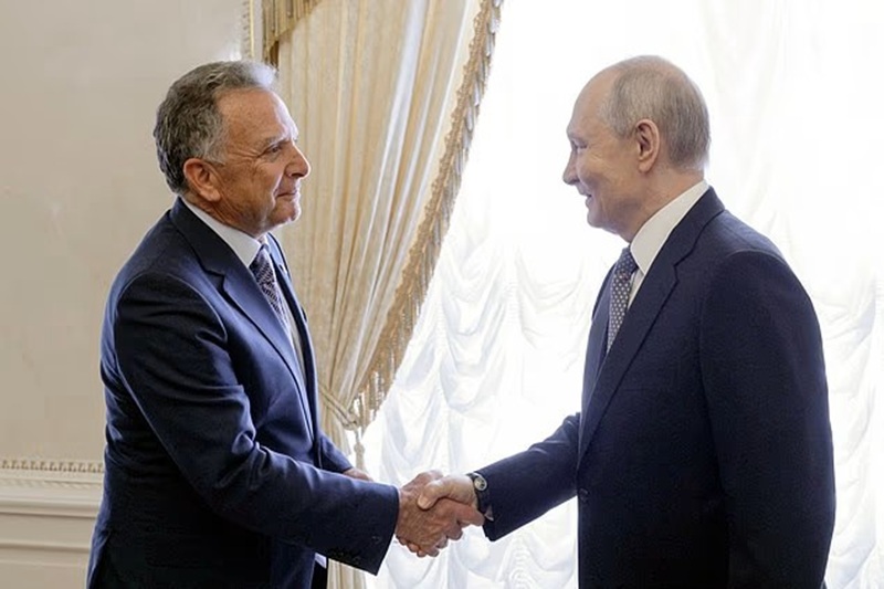 russia frees retired american teacher stephen hubbard in a surprise diplomatic move